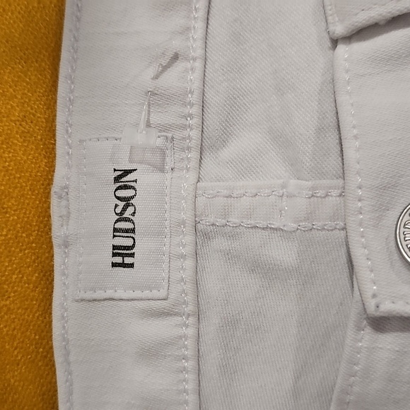 HUDSON Women's Amelia Mid Rise Knee Short Optical White Sz 27 EUC MSRP $145 - Picture 7 of 12